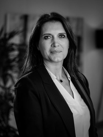 Estelle Menard min